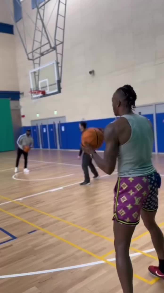 明天要復出！霍華德ins曬訓練視頻：超人就要回歸賽場?。ɑ羧A德的ins賬號）