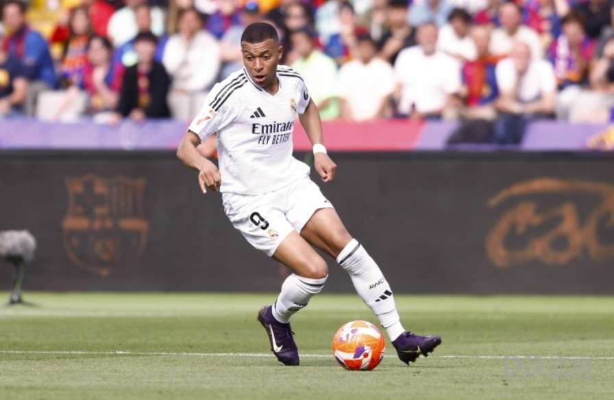 馬卡：姆巴佩不認(rèn)為自己是純正中鋒 阿隆索與他想法一致