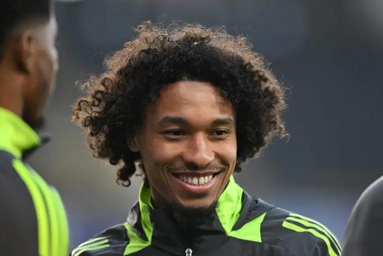 TA：維拉已與中場卡馬拉敲定了續(xù)約合同