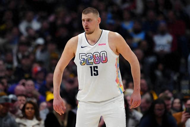 瀚森想要簽名合影？約基奇：完全可以，但前提是我打爆了他