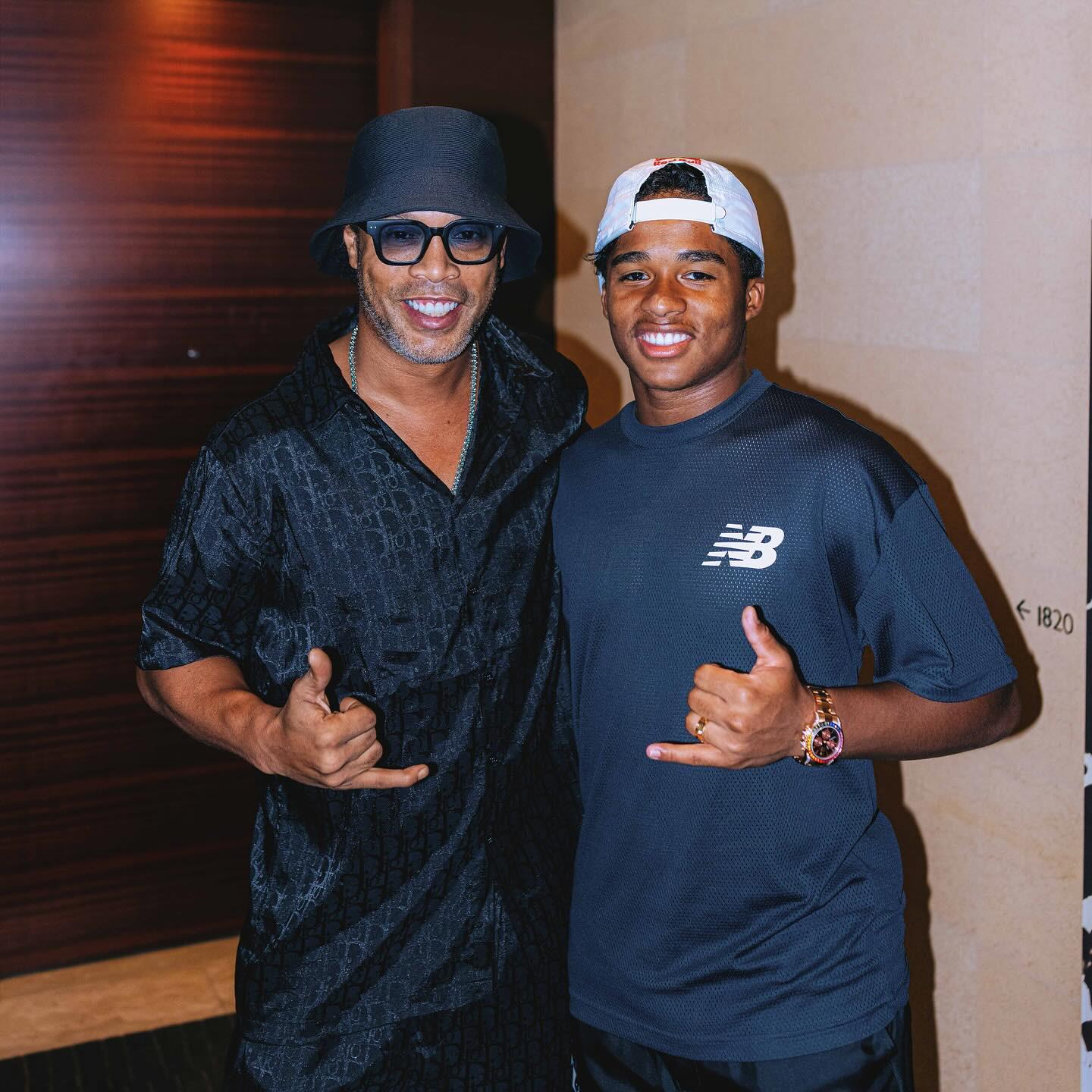 在日本東京見面，恩德里克社媒曬與小羅合照：很榮幸