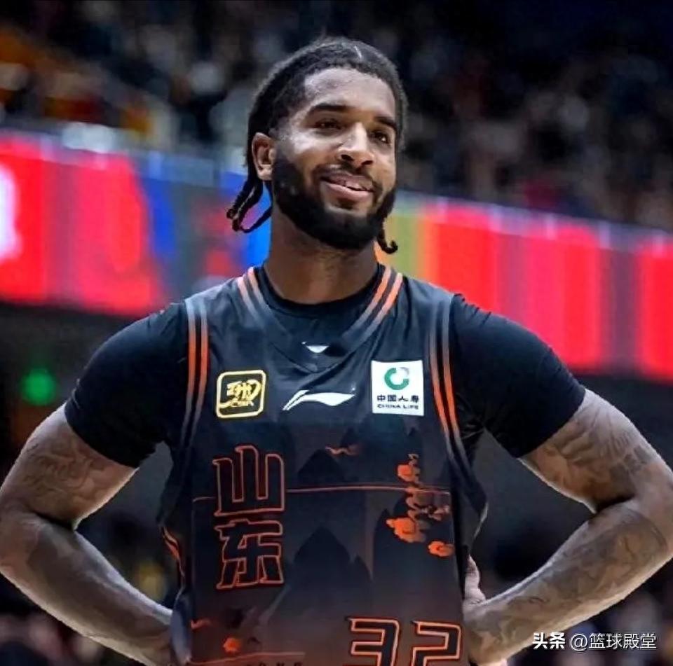 還想留隊！克里斯表態(tài)繼續(xù)在山東效力，若無法控制情緒還需斟酌！