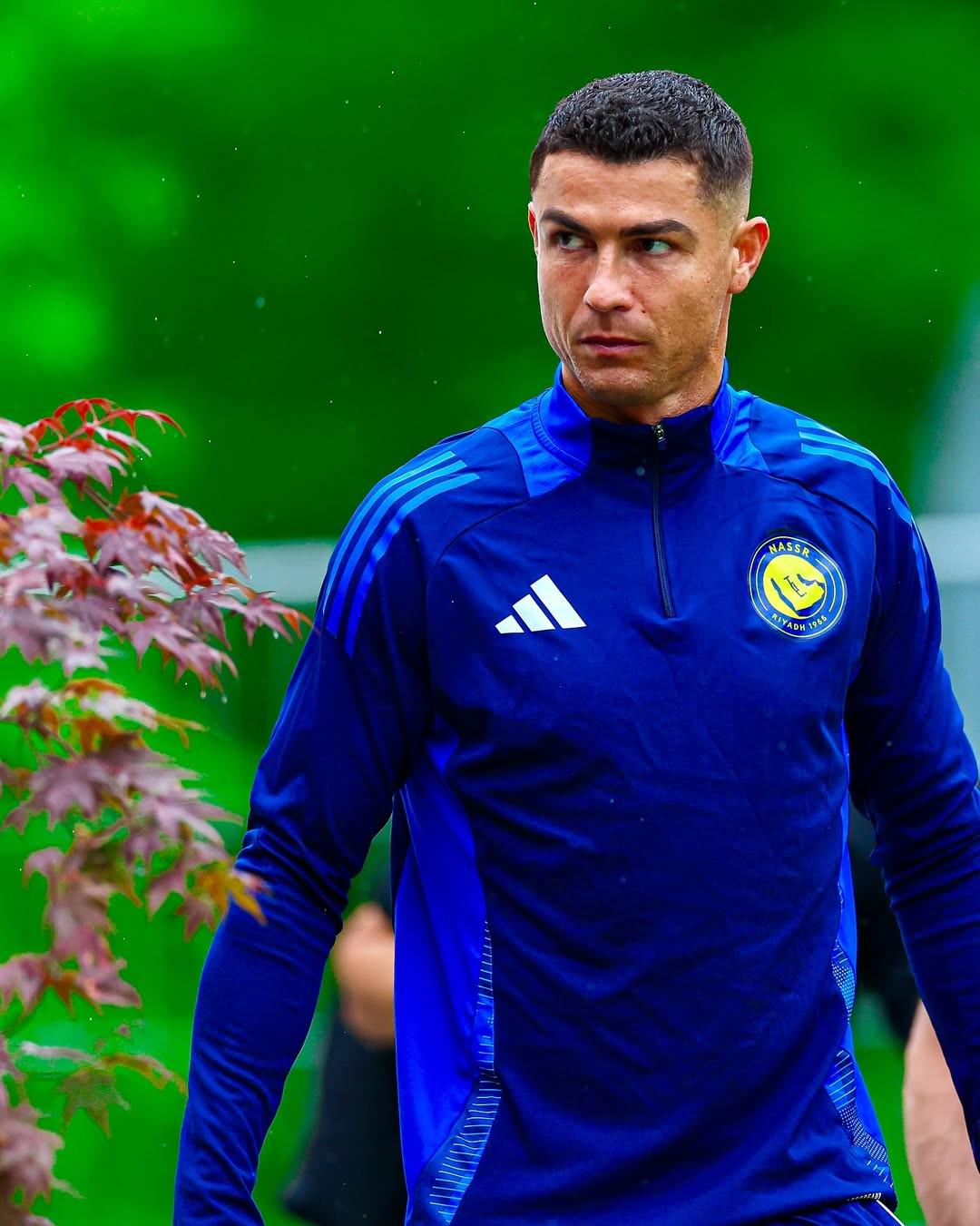 C羅社媒分享訓(xùn)練照：一切從現(xiàn)在開始，著眼未來全員投入！