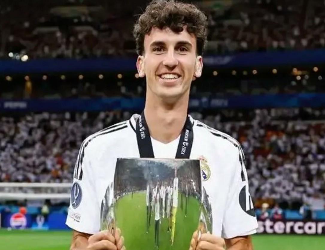 斯基拉：皇馬中衛(wèi)哈科沃-拉蒙周一接受科莫體檢，然后簽約5年