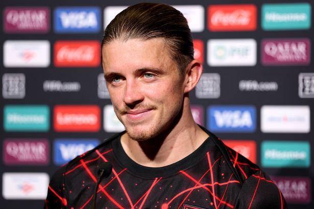 曼晚：曼聯(lián)可以引進(jìn)加拉格爾補(bǔ)強(qiáng)中場(chǎng)，但得賣梅努以滿足FFP