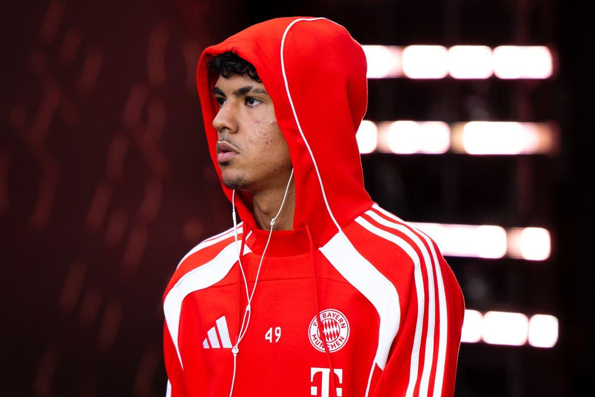 圖片報：阿茲努已申請轉(zhuǎn)會，對孔帕尼給他更多機(jī)會不抱希望