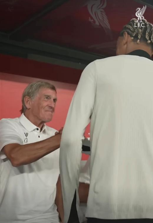 來自傳奇的祝福，達(dá)格利什對?；倏苏f道：祝你好運(yùn)