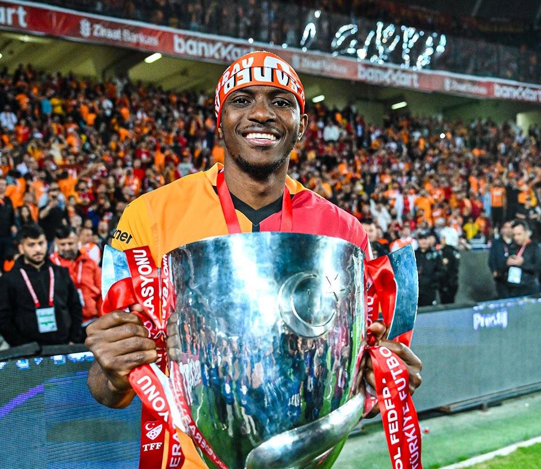 莫雷托：加拉塔薩雷和那不勒斯準備簽署奧斯梅恩轉(zhuǎn)會的文件