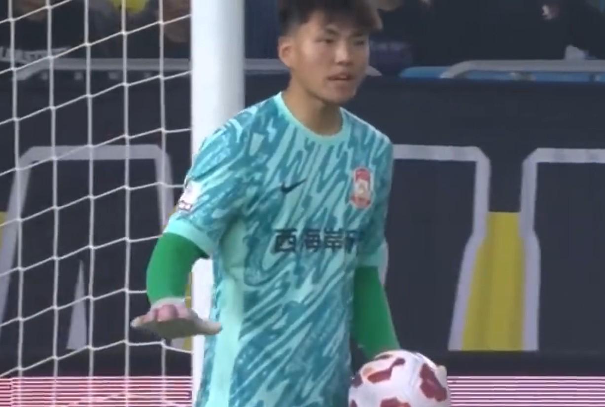 官方：青島西海岸門將李昊當選中超6月最佳門將