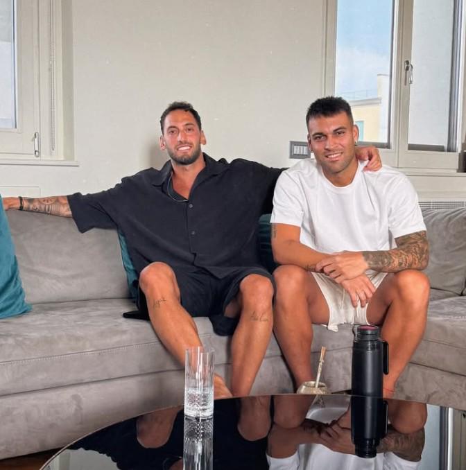 澄清問(wèn)題重歸于好，勞塔羅社媒曬出與恰爾汗奧盧的合影